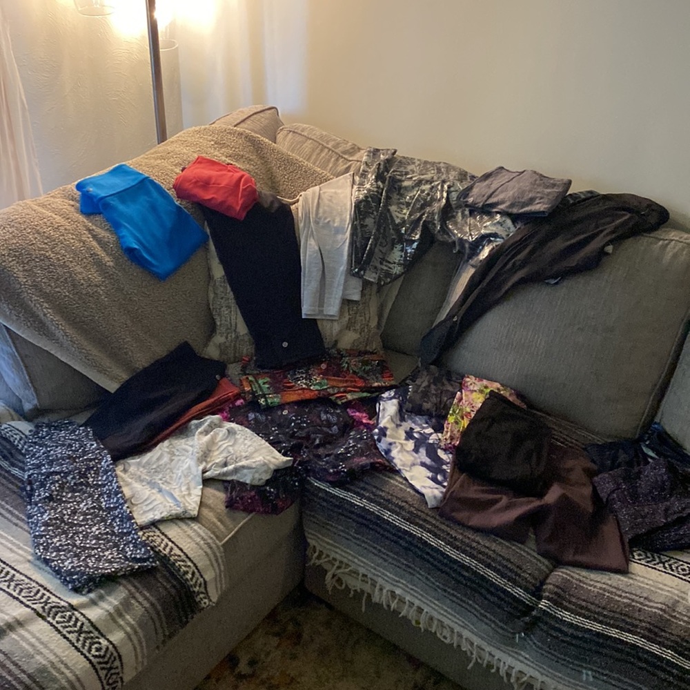 I’m selling 20 pairs of ALL Lululemon.Most of them are barley worn.SIZES 4and6